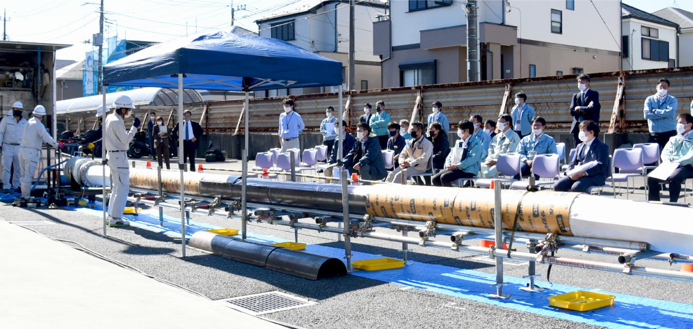 川口市上下水道局にてチューブテックス工法のデモ施工を実施